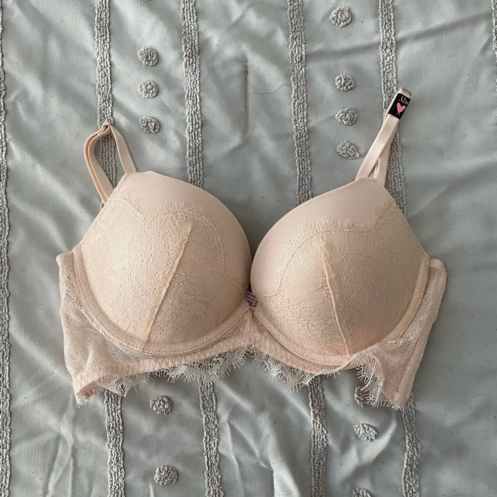 Victoria’s Secret push-up bra